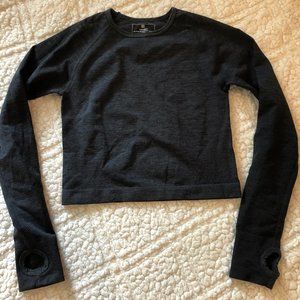 Amazon - Cropped Long Sleeve Workout Top - Sz S